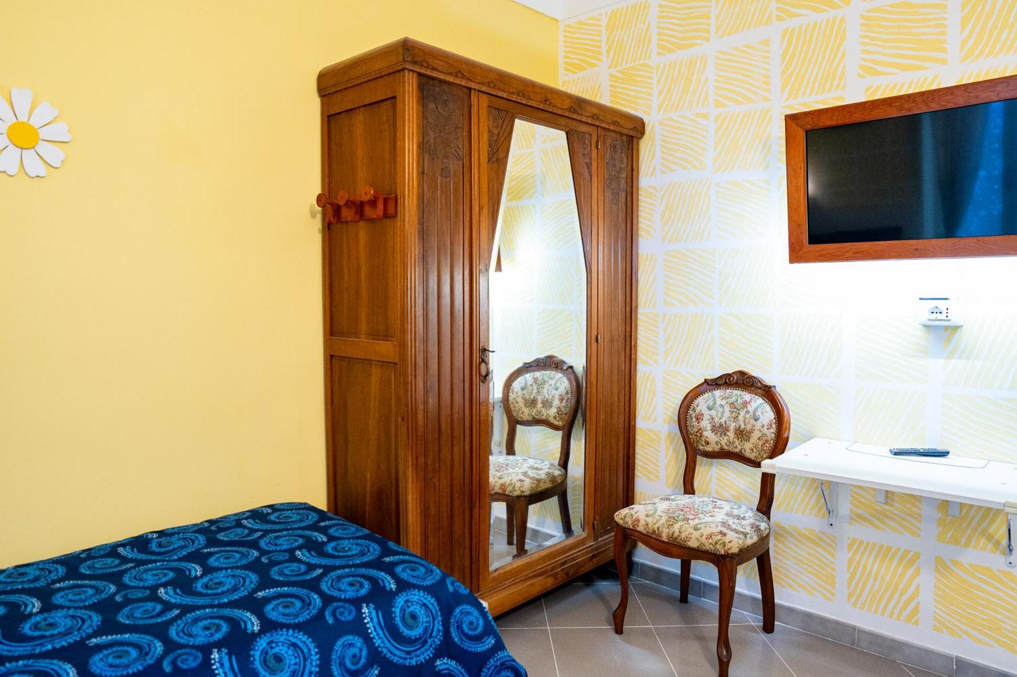 Casa Stefi Sunremo - Parcheggio Privato, 500 Mt Dalla Spiaggia 圣雷默 外观 照片