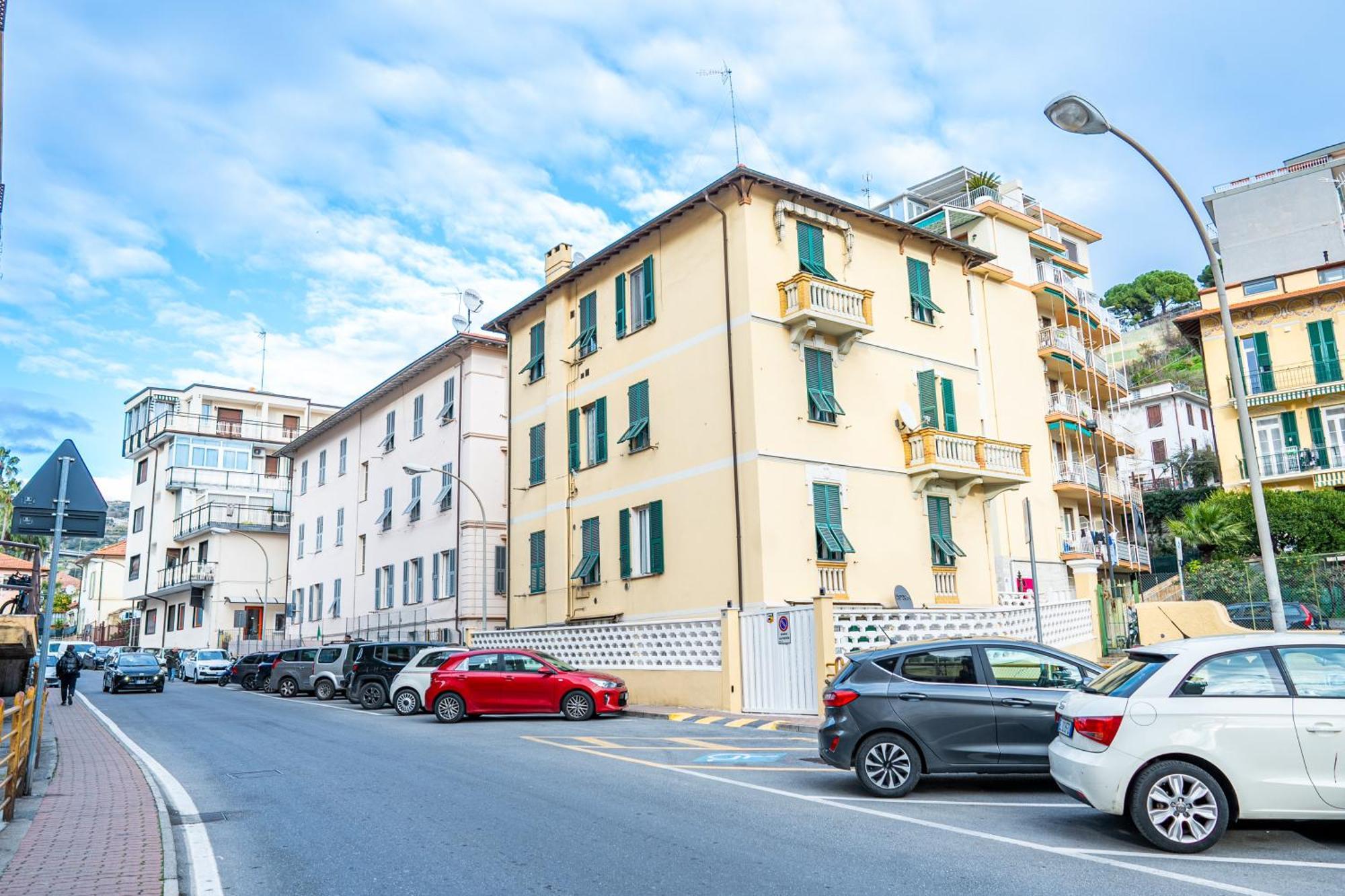 Casa Stefi Sunremo - Parcheggio Privato, 500 Mt Dalla Spiaggia 圣雷默 外观 照片